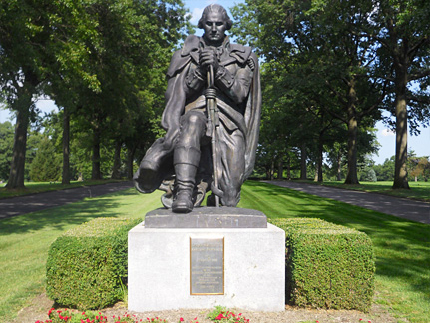 George Washington Kneeling In Prayer Statue